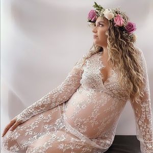 Lace maternity garment